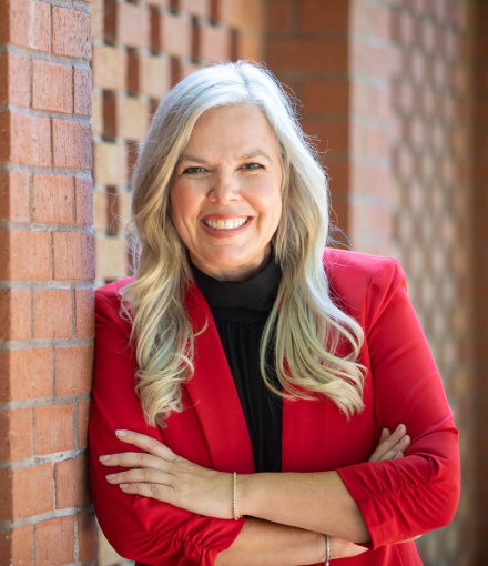 Leslie Baker Headshot